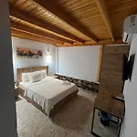 Ados Szálloda Çeşme