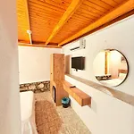 Hotel Ados