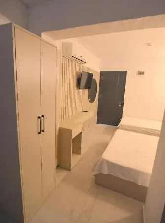 阿多斯酒店