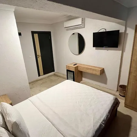 阿多斯酒店 酒店 2*