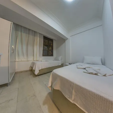 Ados فندق Çeşme